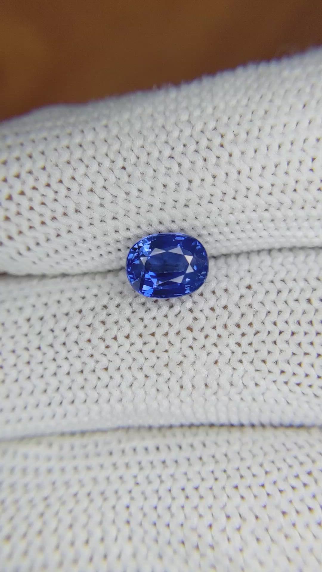 1.69 Ct. Blue Sapphire from Ceylon (Sri Lanka) Size Video