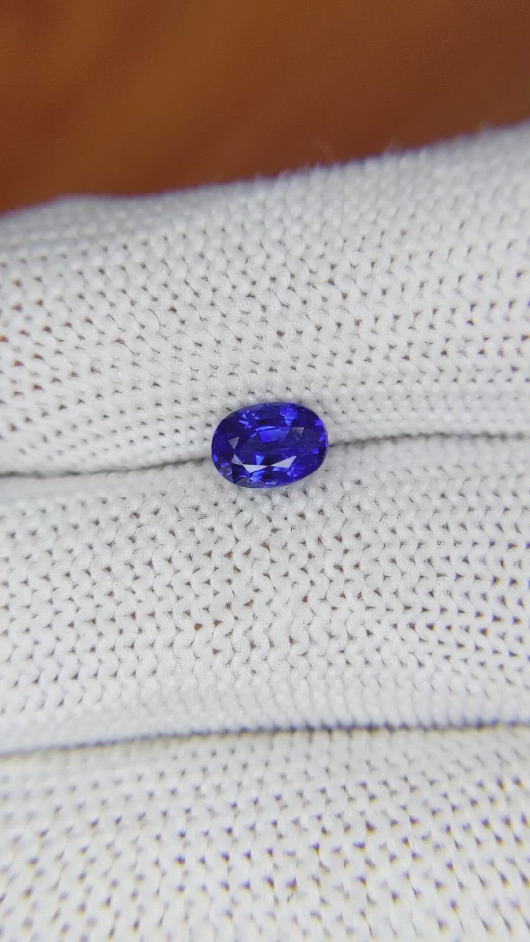 1.09 Ct. Blue Sapphire from Ceylon (Sri Lanka) Size Video