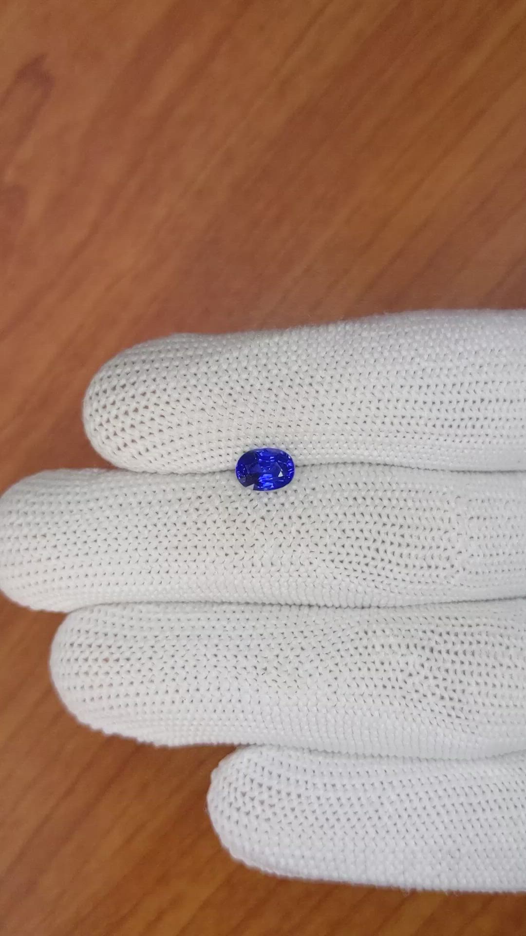 1.09 Ct. Blue Sapphire from Ceylon (Sri Lanka) Size Video
