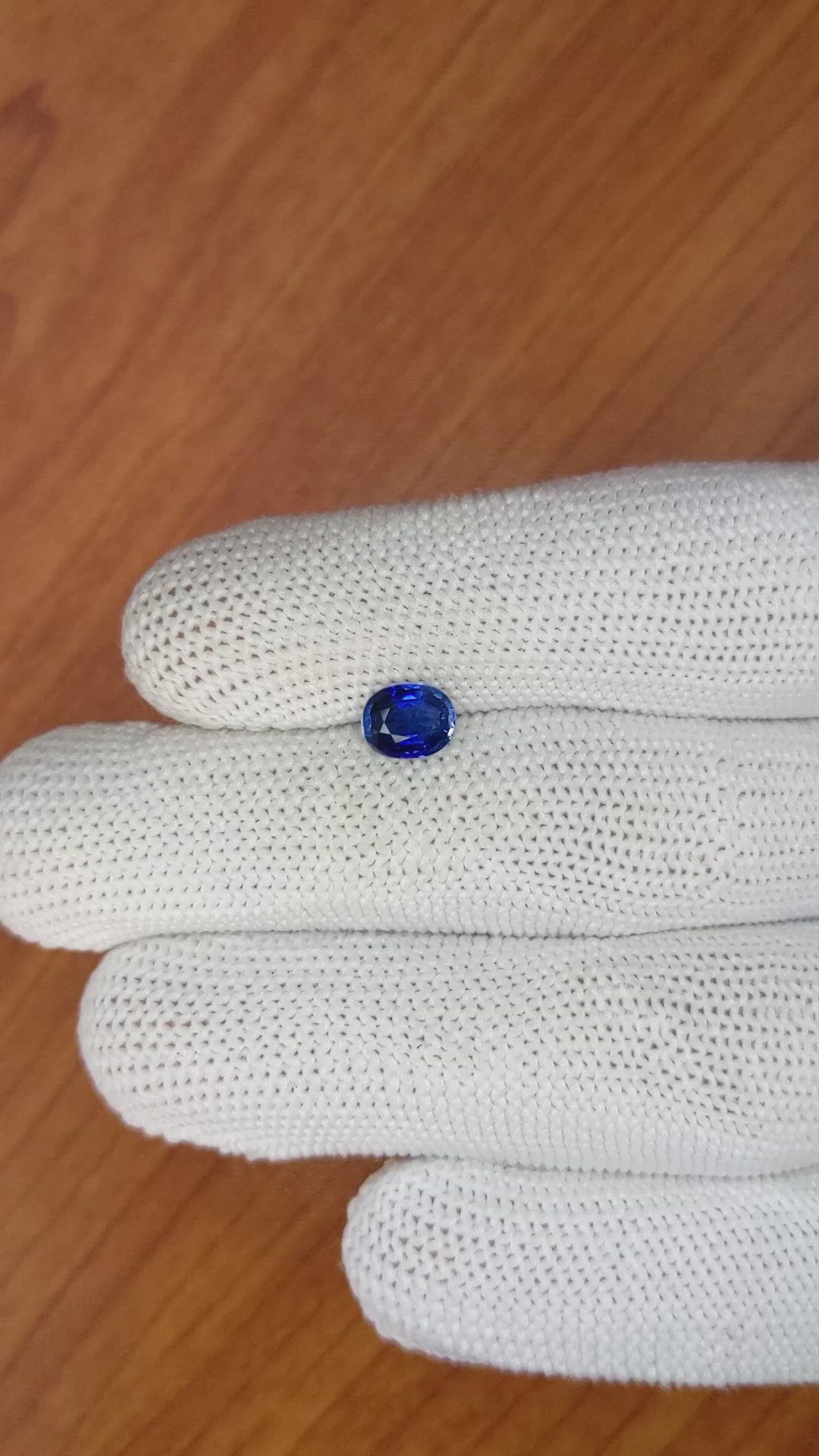 1.04 Ct. Blue Sapphire from Ceylon (Sri Lanka) Size Video