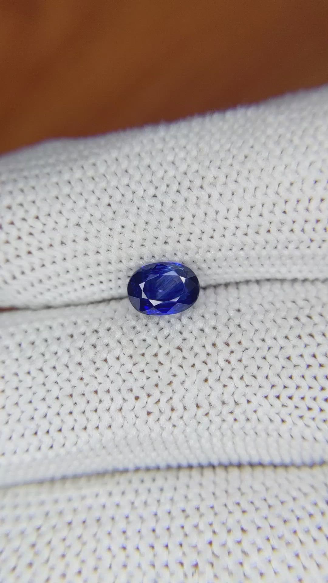 0.99 Ct. Blue Sapphire from Ceylon (Sri Lanka) Size Video