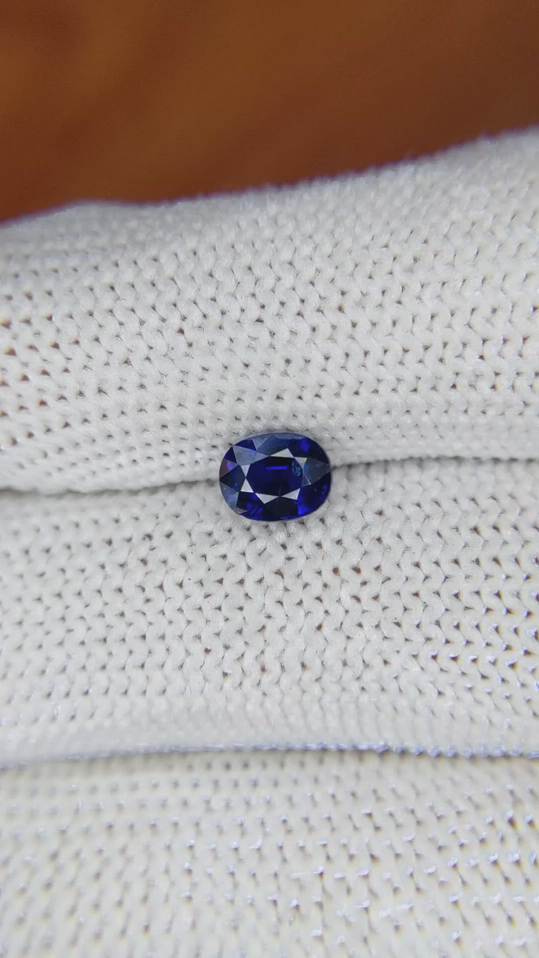 1.04 Ct. Blue Sapphire from Ceylon (Sri Lanka) Size Video