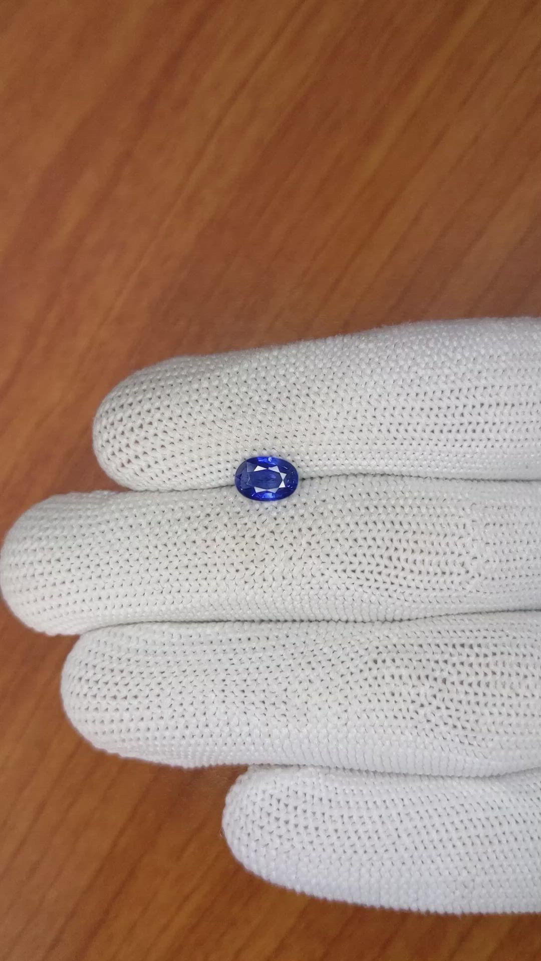 1.02 Ct. Blue Sapphire from Ceylon (Sri Lanka) Size Video