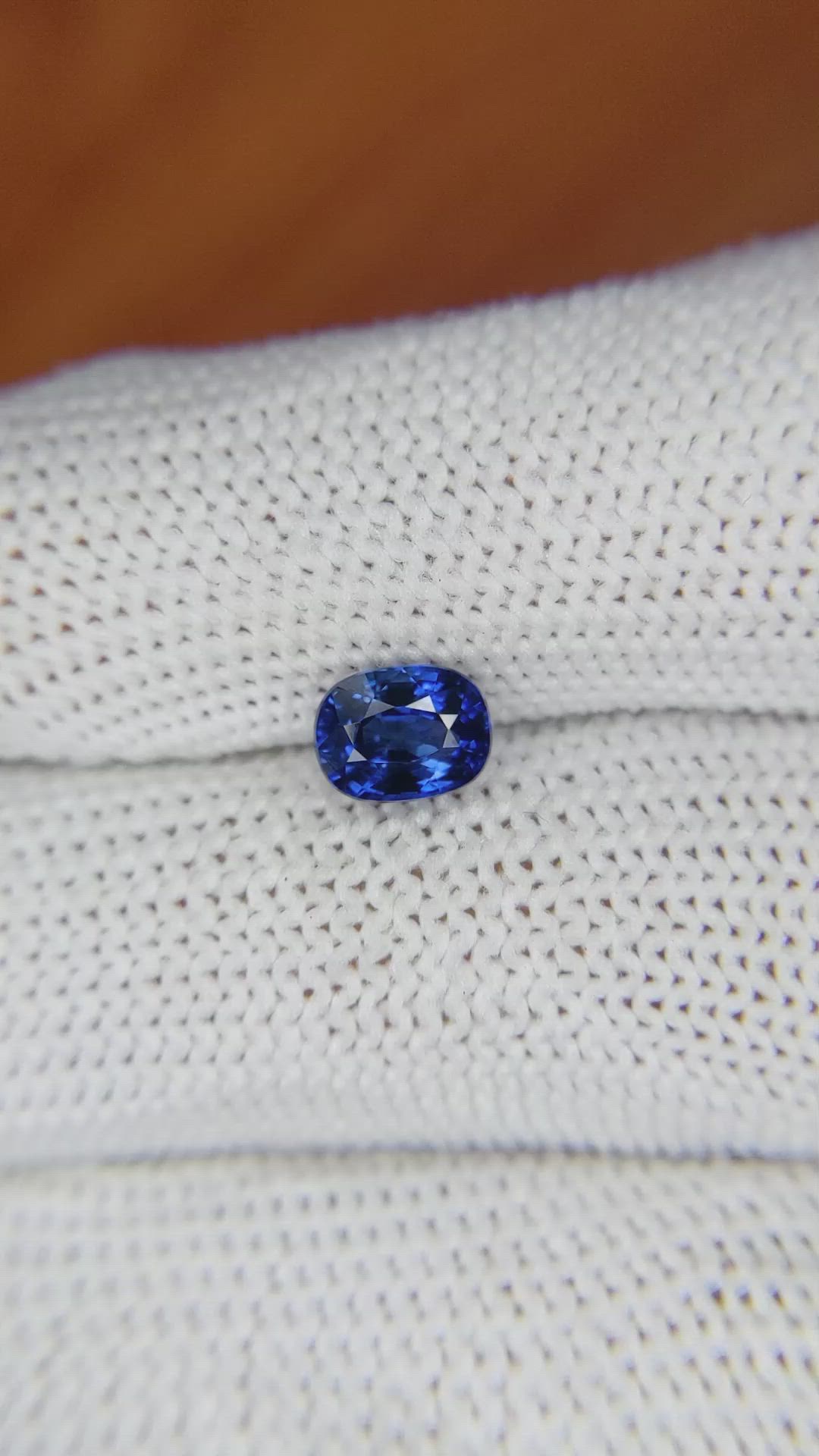 1.37 Ct. Blue Sapphire from Ceylon (Sri Lanka) Size Video