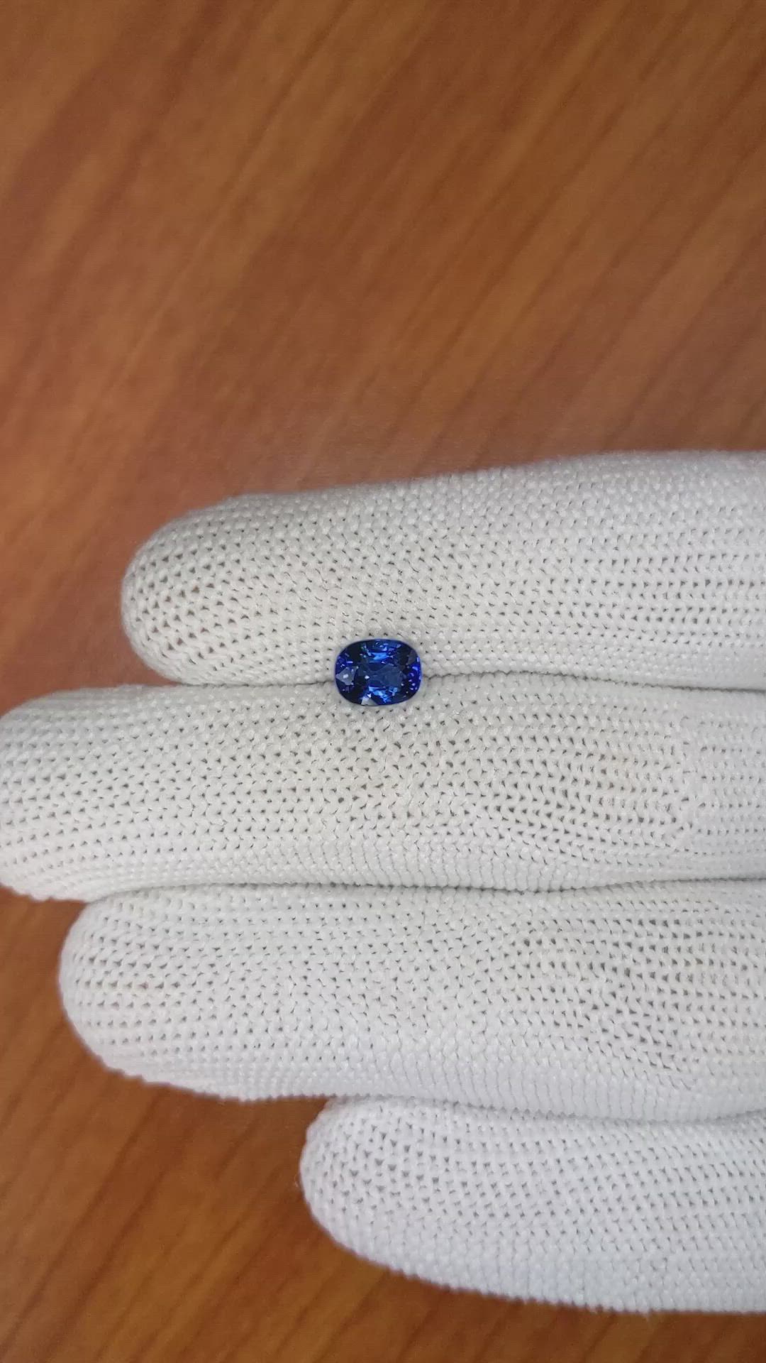 1.37 Ct. Blue Sapphire from Ceylon (Sri Lanka) Size Video