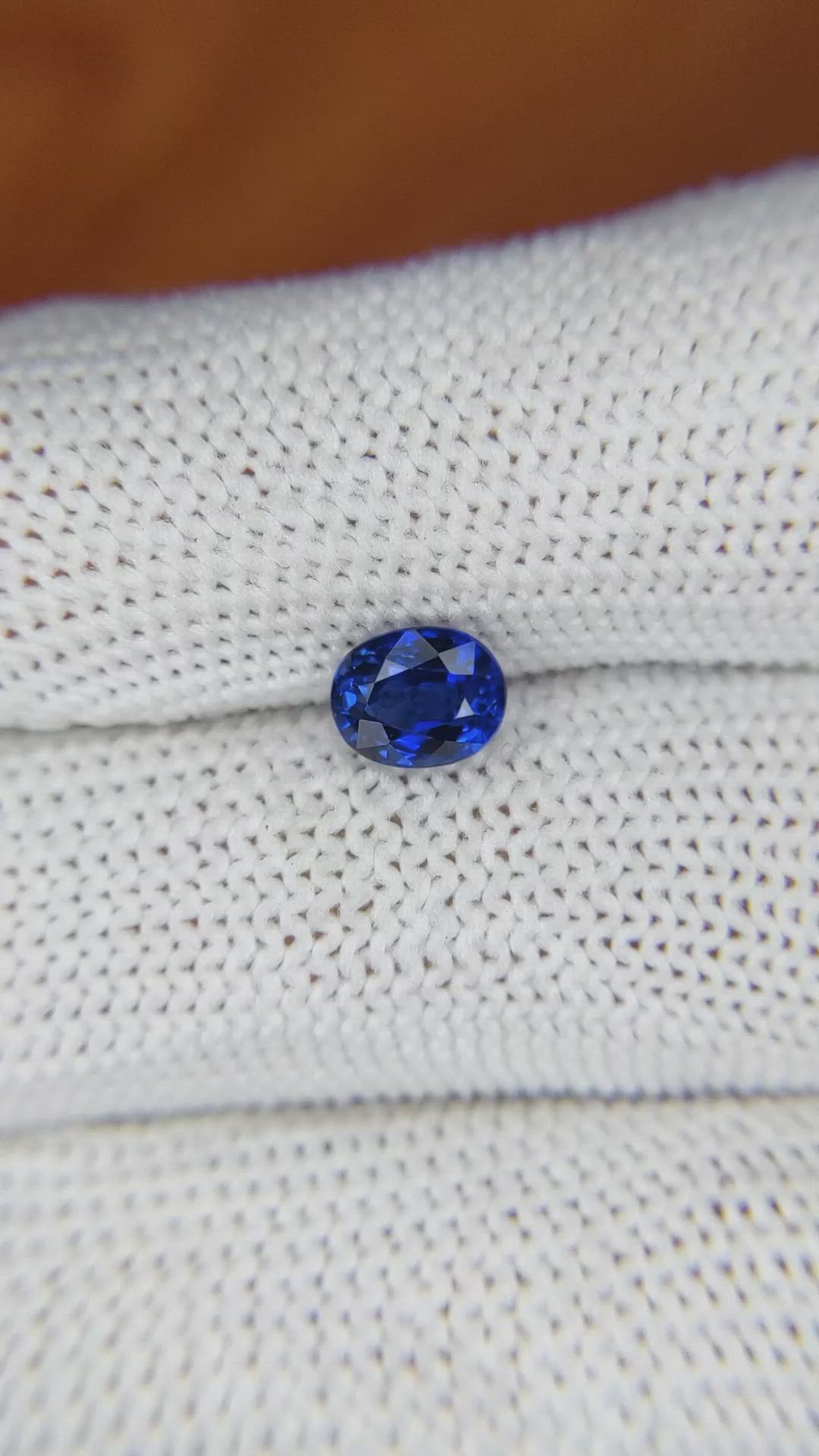 1.28 Ct. Blue Sapphire from Ceylon (Sri Lanka) Size Video
