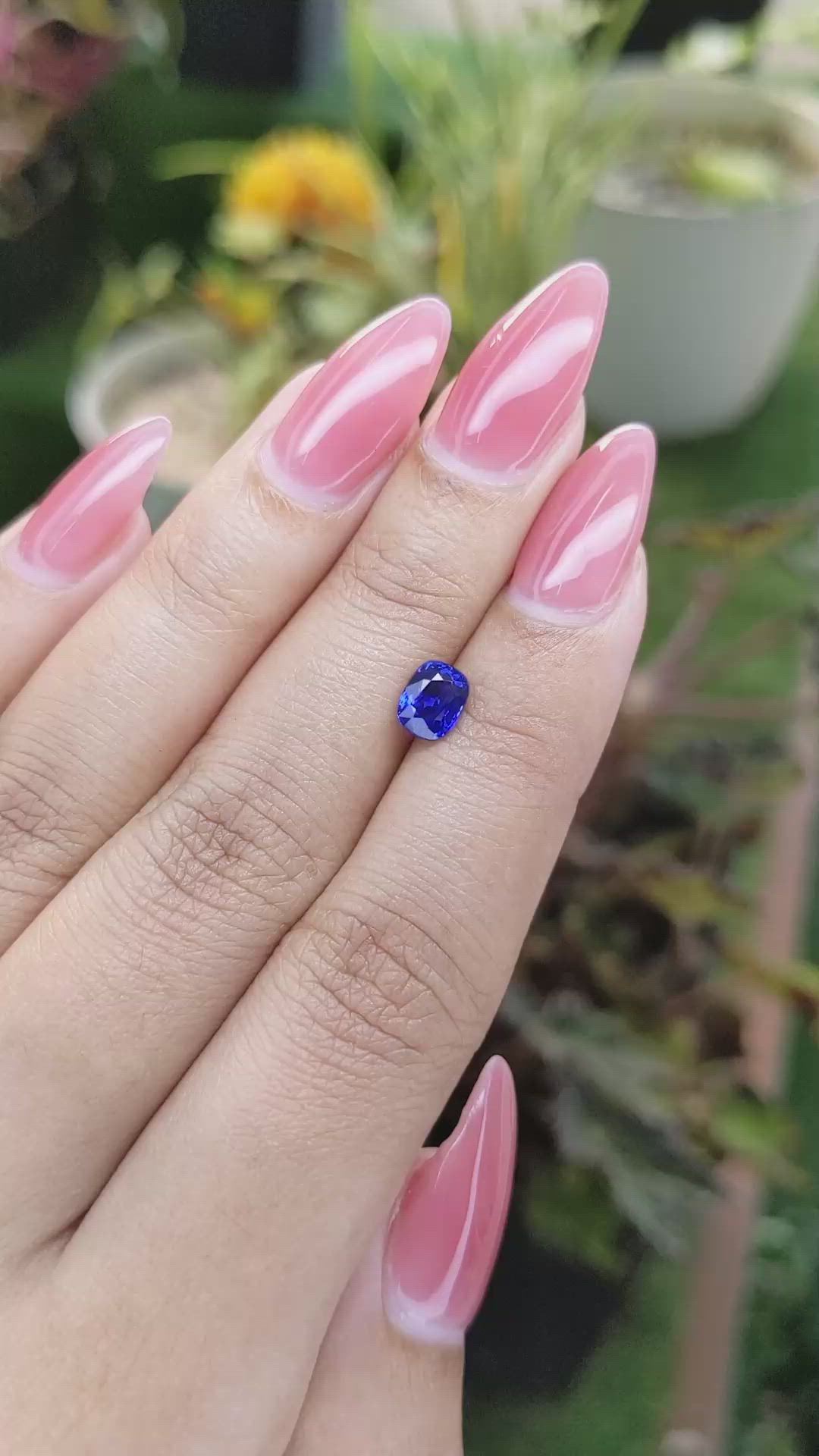 1.01 Ct. Blue Sapphire from Ceylon (Sri Lanka) Size Video