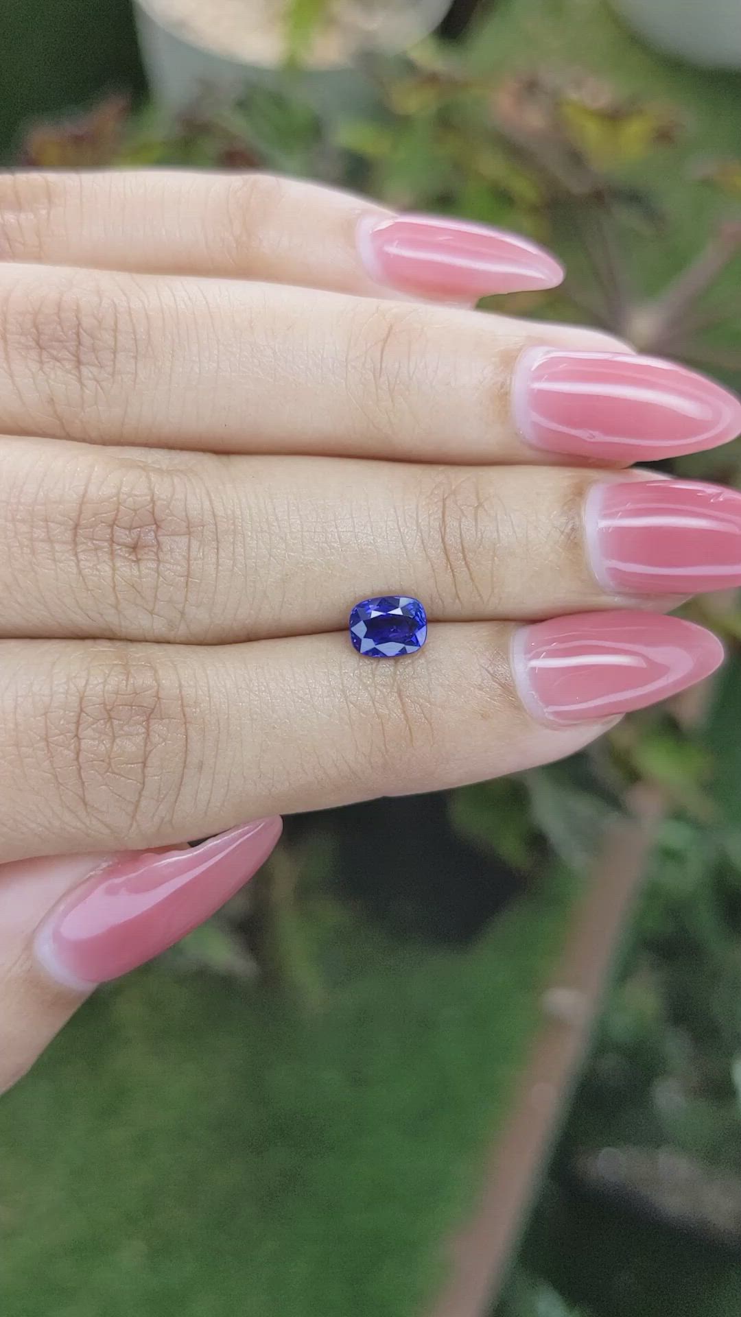 1.01 Ct. Blue Sapphire from Ceylon (Sri Lanka) Size Video