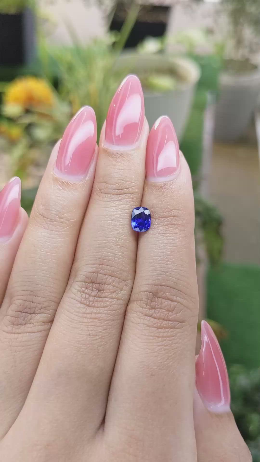 1.01 Ct. Blue Sapphire from Ceylon (Sri Lanka) Size Video