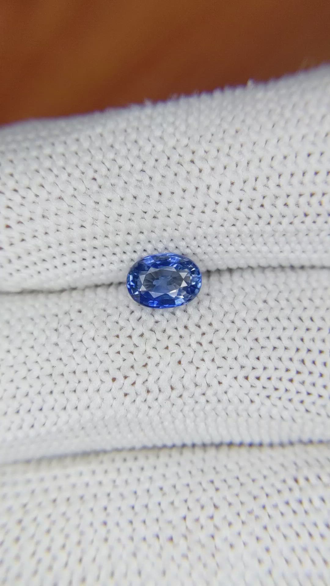 1.03 Ct. Blue Sapphire from Ceylon (Sri Lanka) Size Video