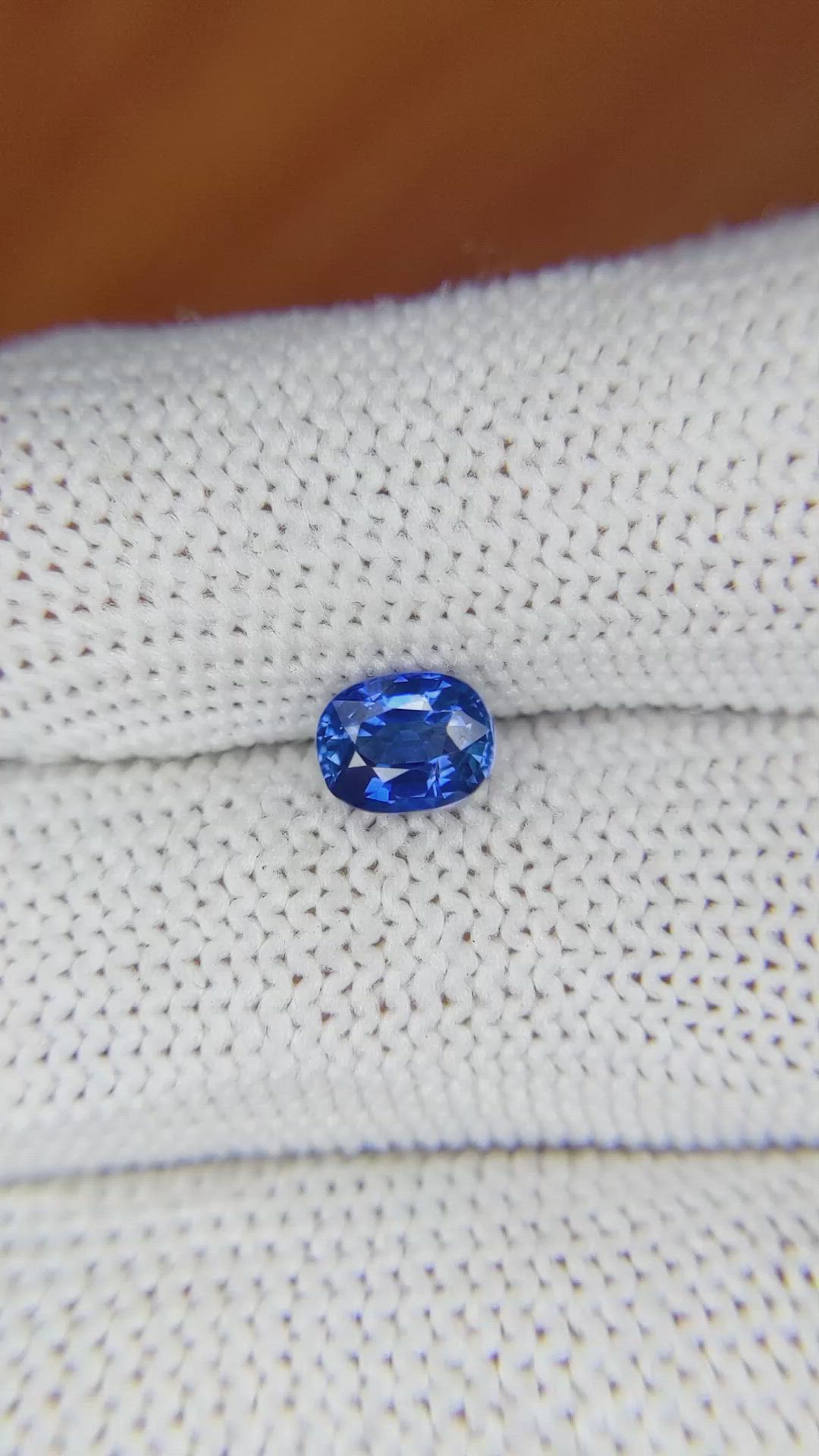 1.06 Ct. Blue Sapphire from Ceylon (Sri Lanka) Size Video
