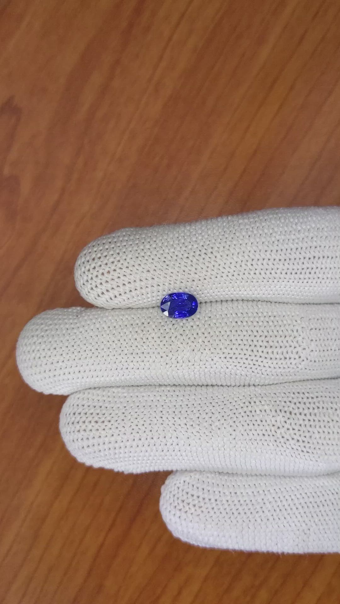 1.07 Ct. Blue Sapphire from Ceylon (Sri Lanka) Size Video