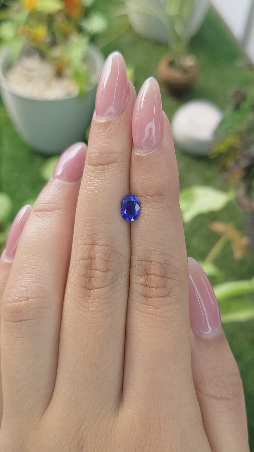 1.07 Ct. Blue Sapphire from Ceylon (Sri Lanka) Size Video