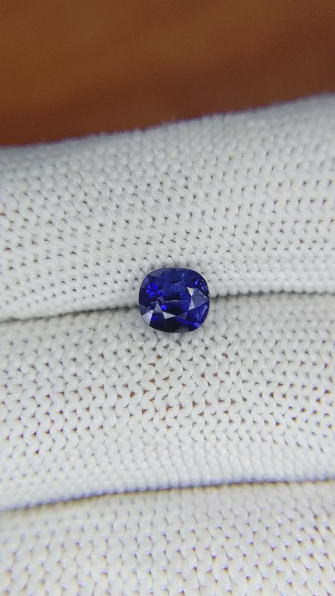 1.53 Ct. Blue Sapphire from Ceylon (Sri Lanka) Size Video