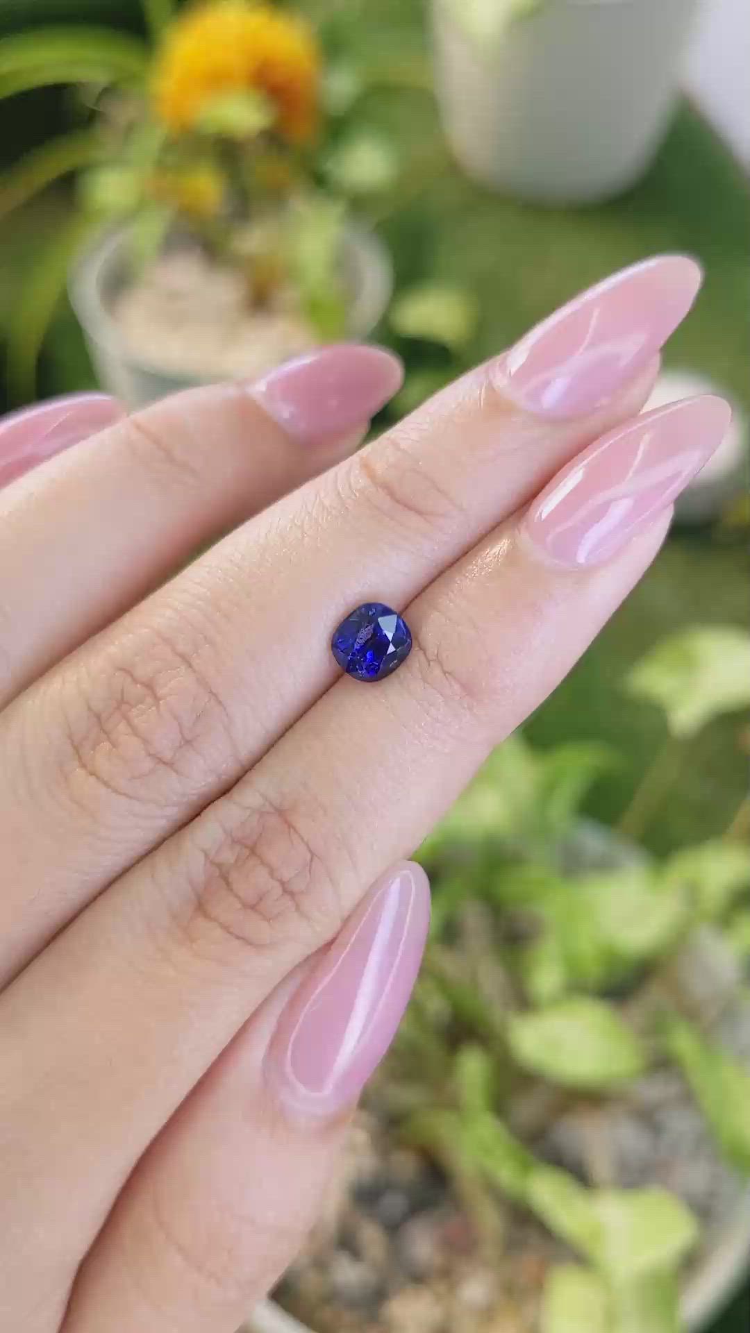 1.53 Ct. Blue Sapphire from Ceylon (Sri Lanka) Size Video