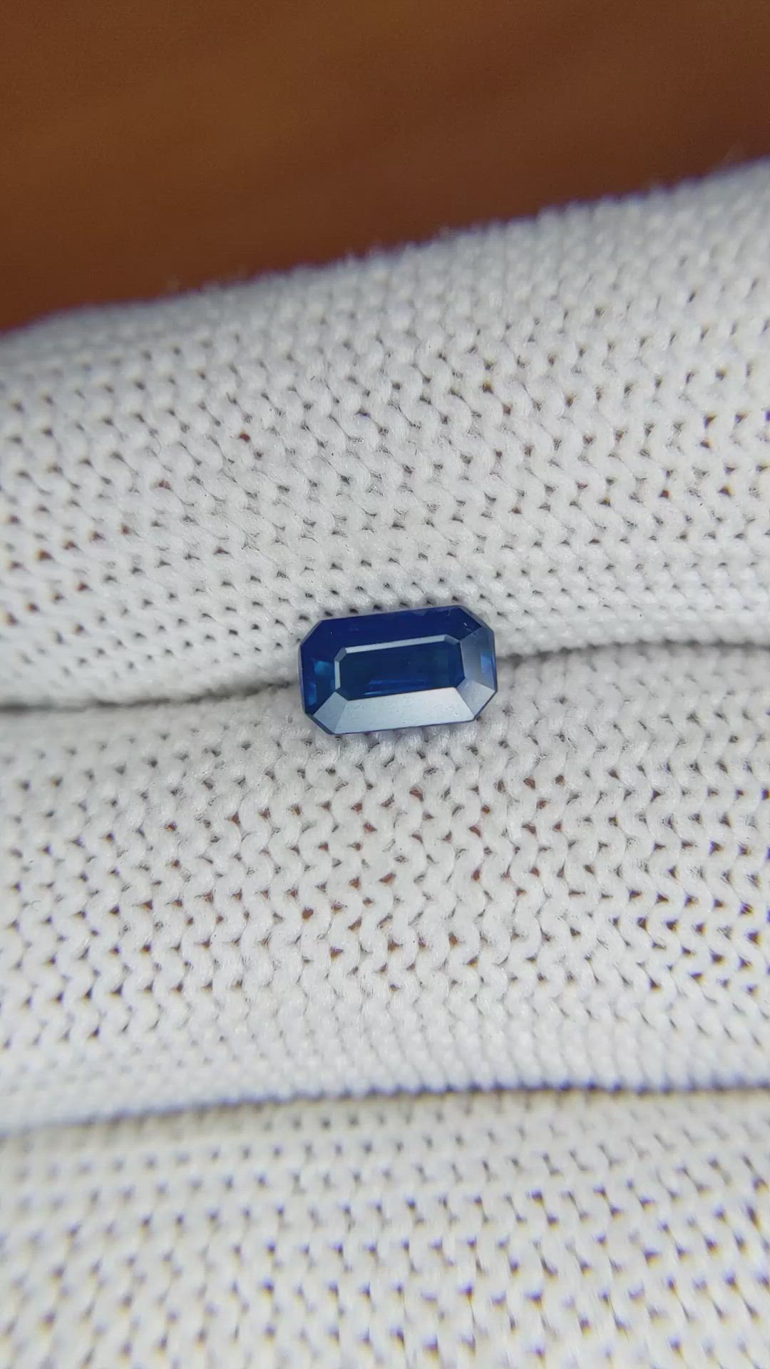 1.01 Ct. Blue Sapphire from Ceylon (Sri Lanka) Size Video