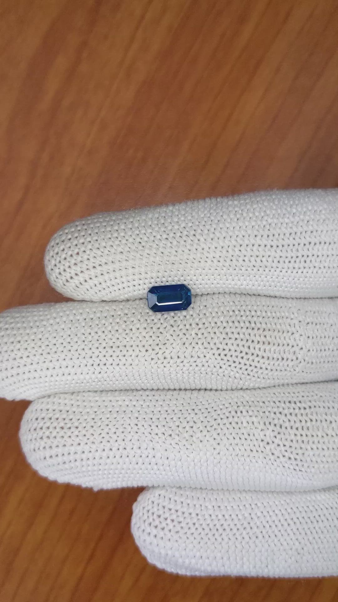 1.01 Ct. Blue Sapphire from Ceylon (Sri Lanka) Size Video