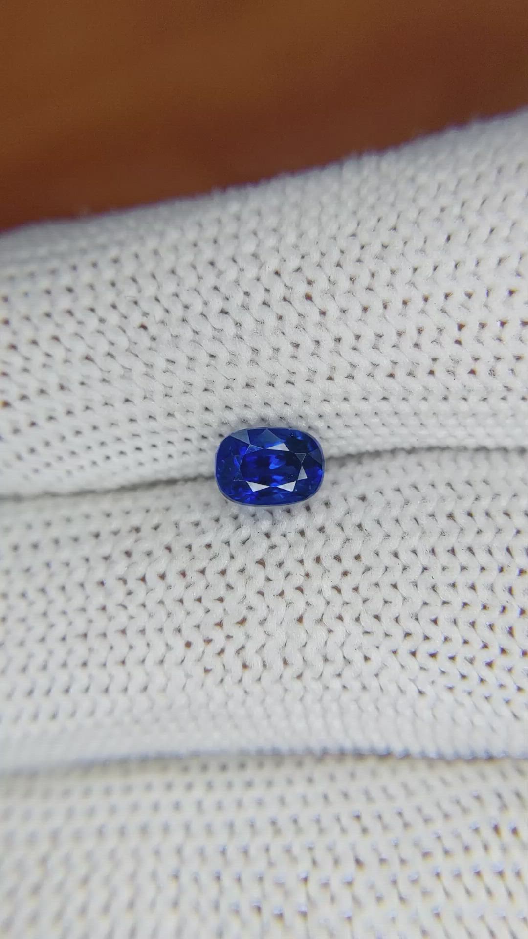 1.02 Ct. Blue Sapphire from Ceylon (Sri Lanka) Size Video