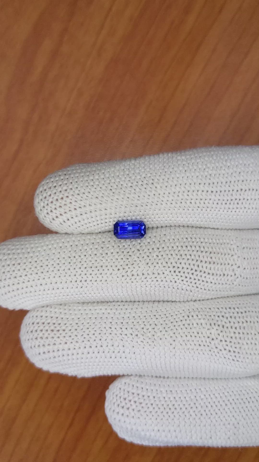 1.13 Ct. Blue Sapphire from Ceylon (Sri Lanka) Size Video