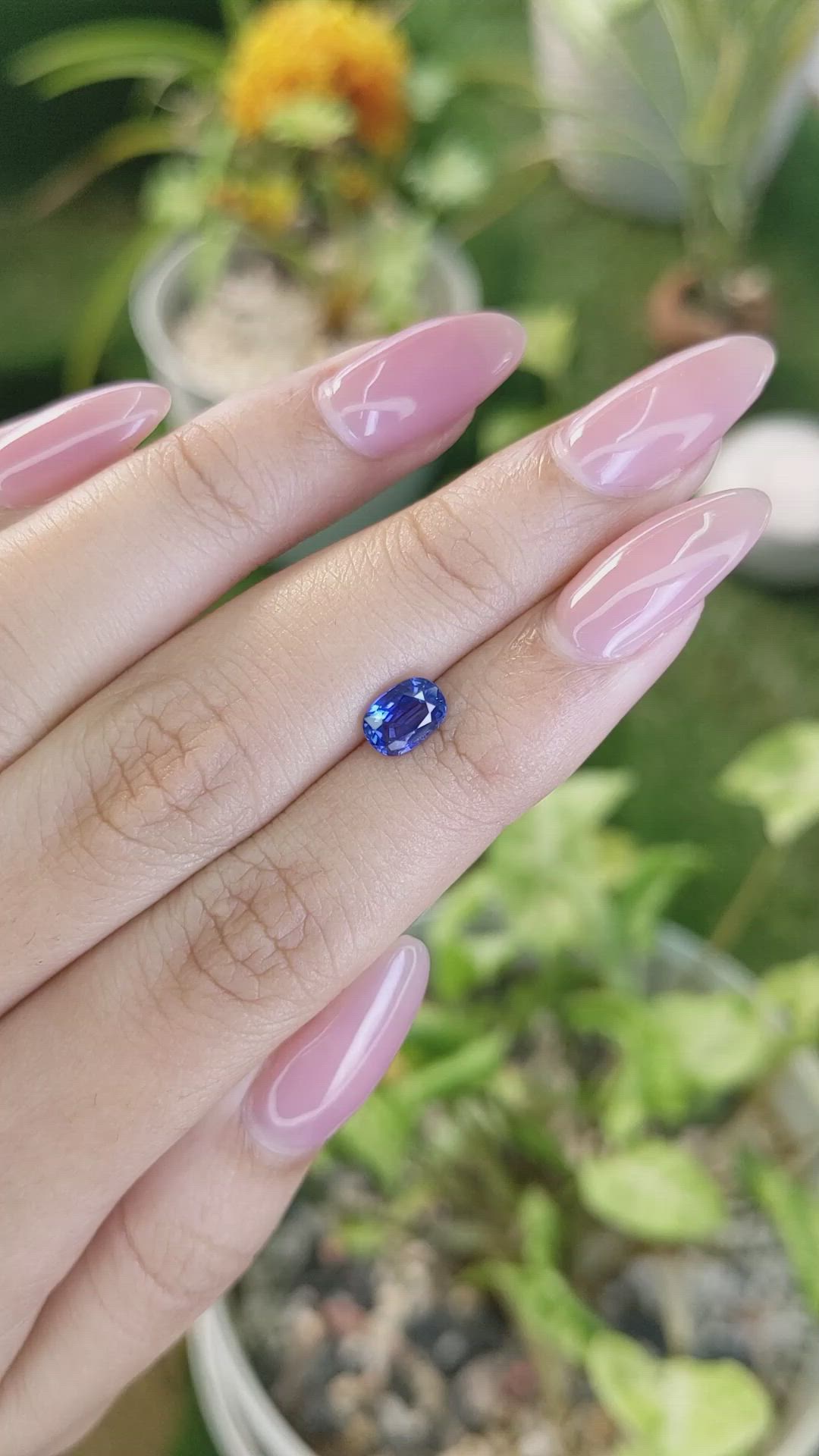 1.06 Ct. Blue Sapphire from Ceylon (Sri Lanka) Size Video