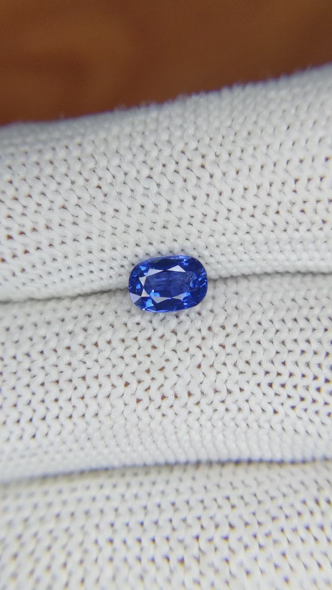 1.06 Ct. Blue Sapphire from Ceylon (Sri Lanka) Size Video