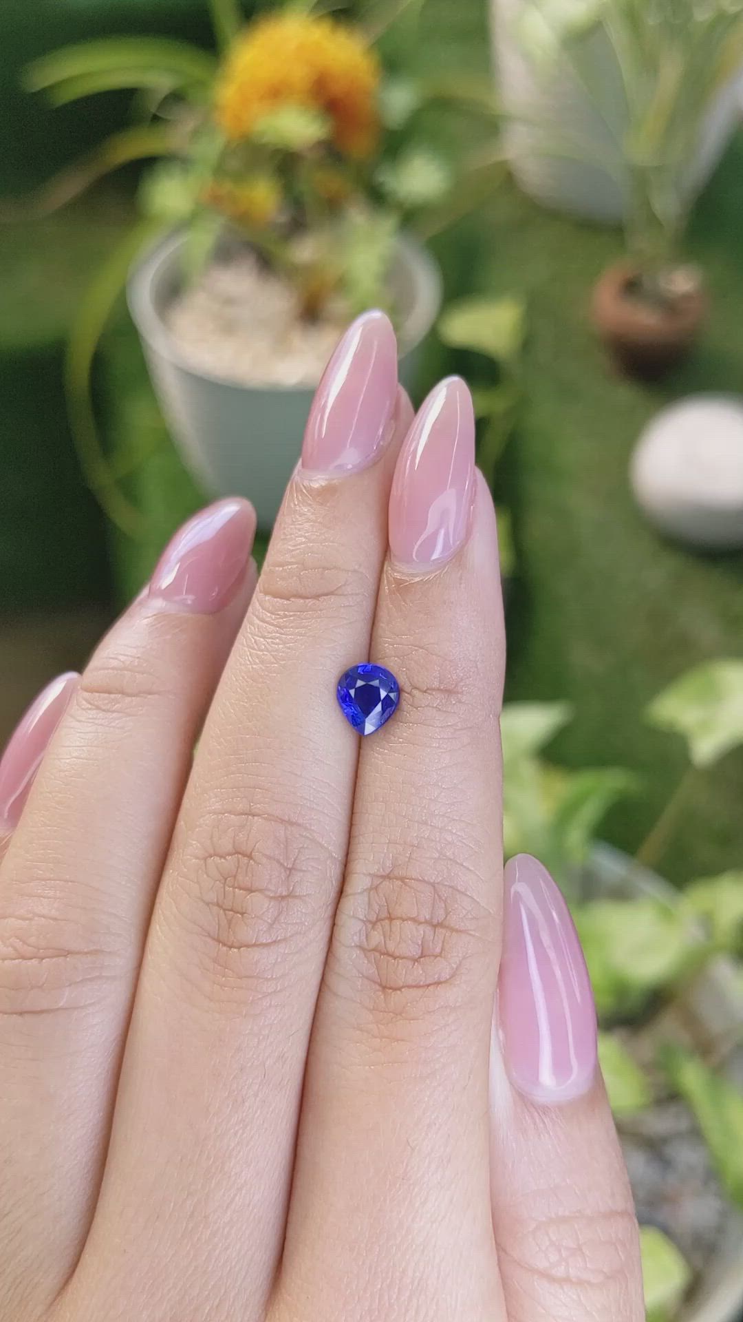 1.03 Ct. Blue Sapphire from Ceylon (Sri Lanka) Size Video