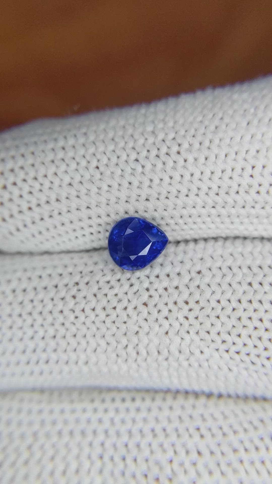 1.03 Ct. Blue Sapphire from Ceylon (Sri Lanka) Size Video