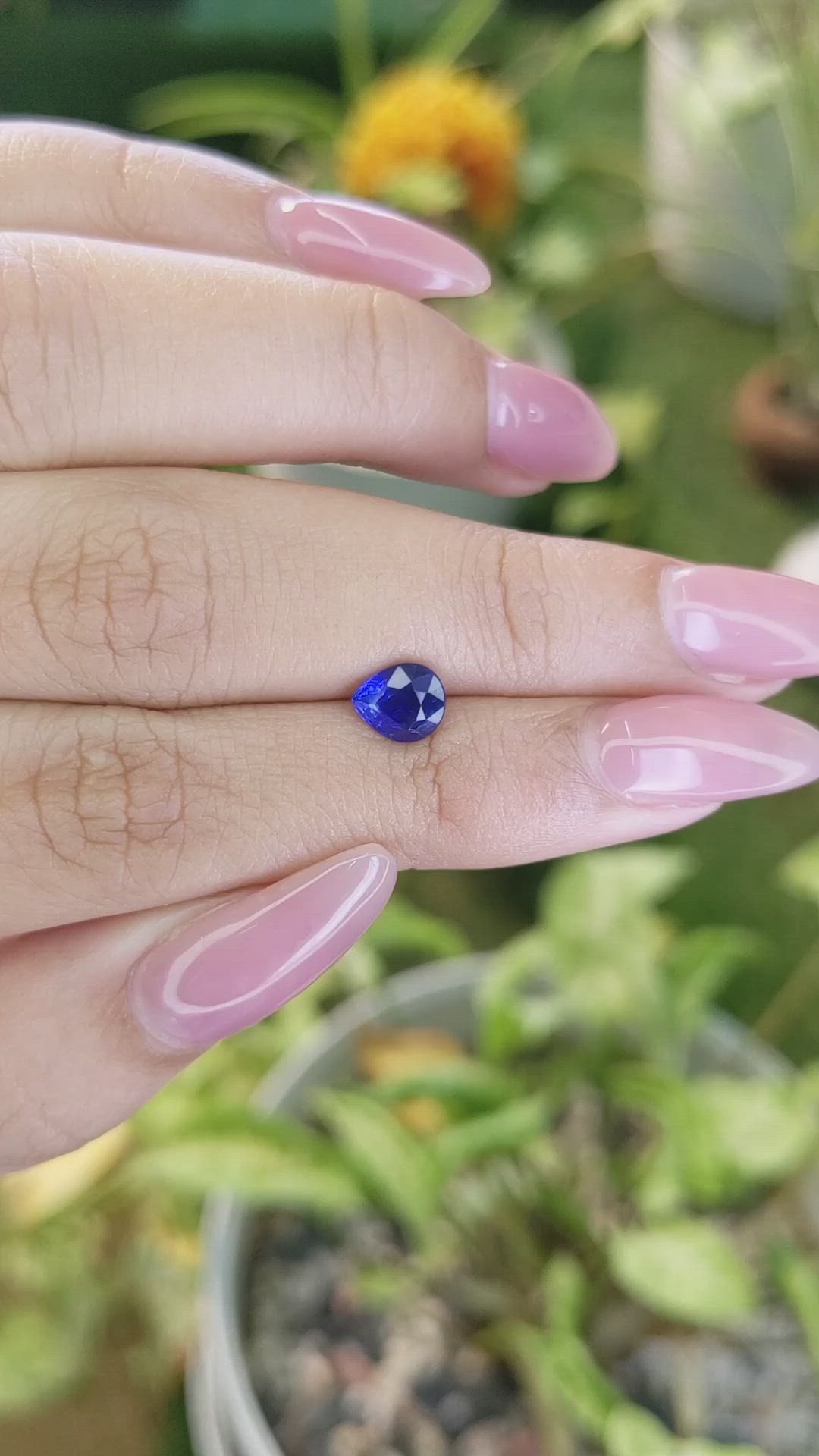 1.03 Ct. Blue Sapphire from Ceylon (Sri Lanka) Size Video