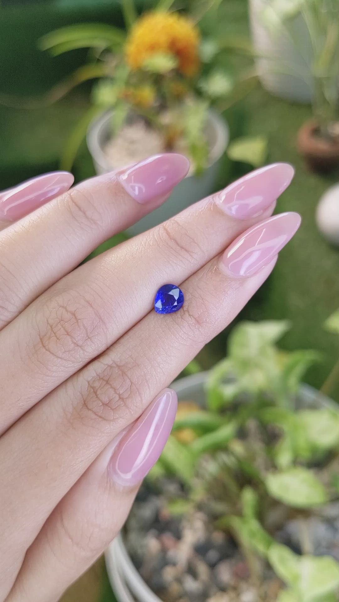 1.03 Ct. Blue Sapphire from Ceylon (Sri Lanka) Size Video