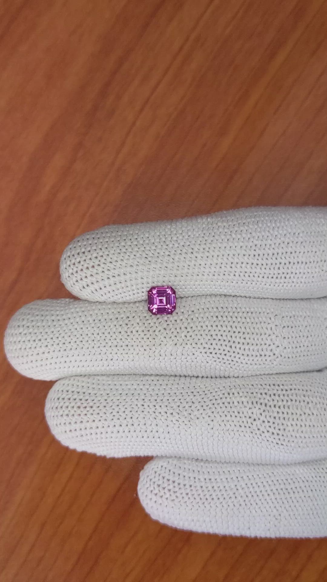 1.05 Ct. Purplish Pink Sapphire from Ceylon (Sri Lanka) Size Video