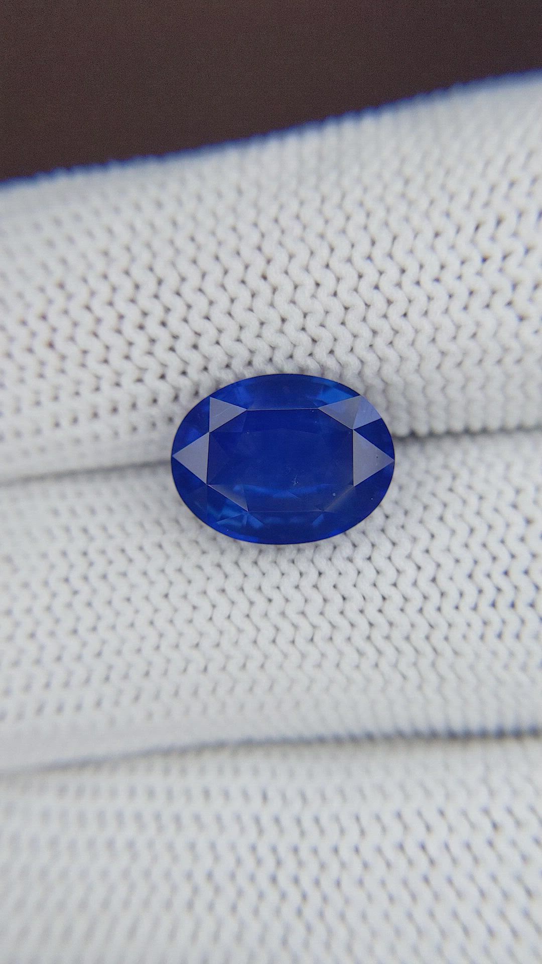 5.02 Ct. Blue Sapphire from Ceylon (Sri Lanka) Size Video
