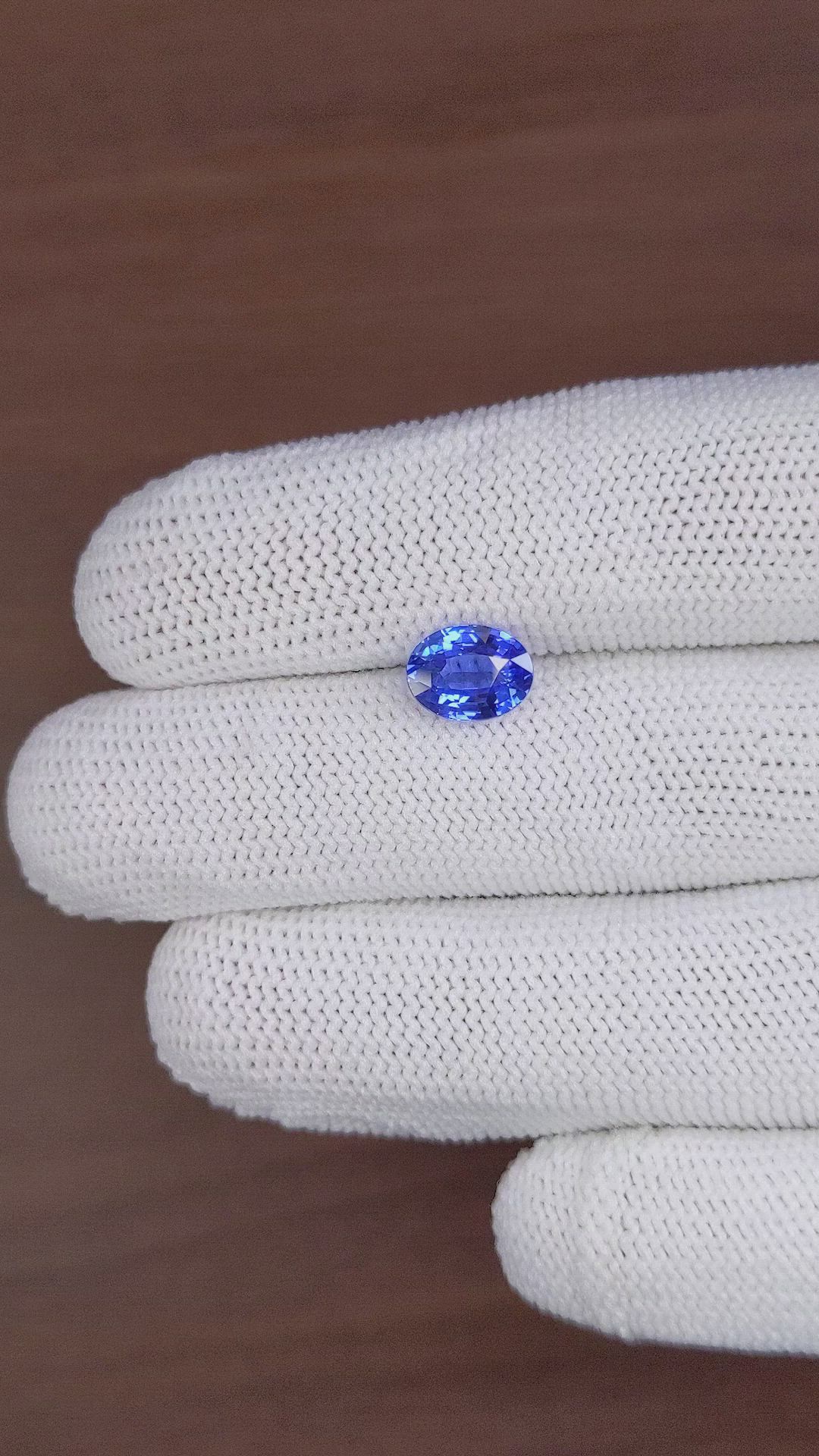 2.56 Ct. Blue Sapphire from Ceylon (Sri Lanka) Size Video