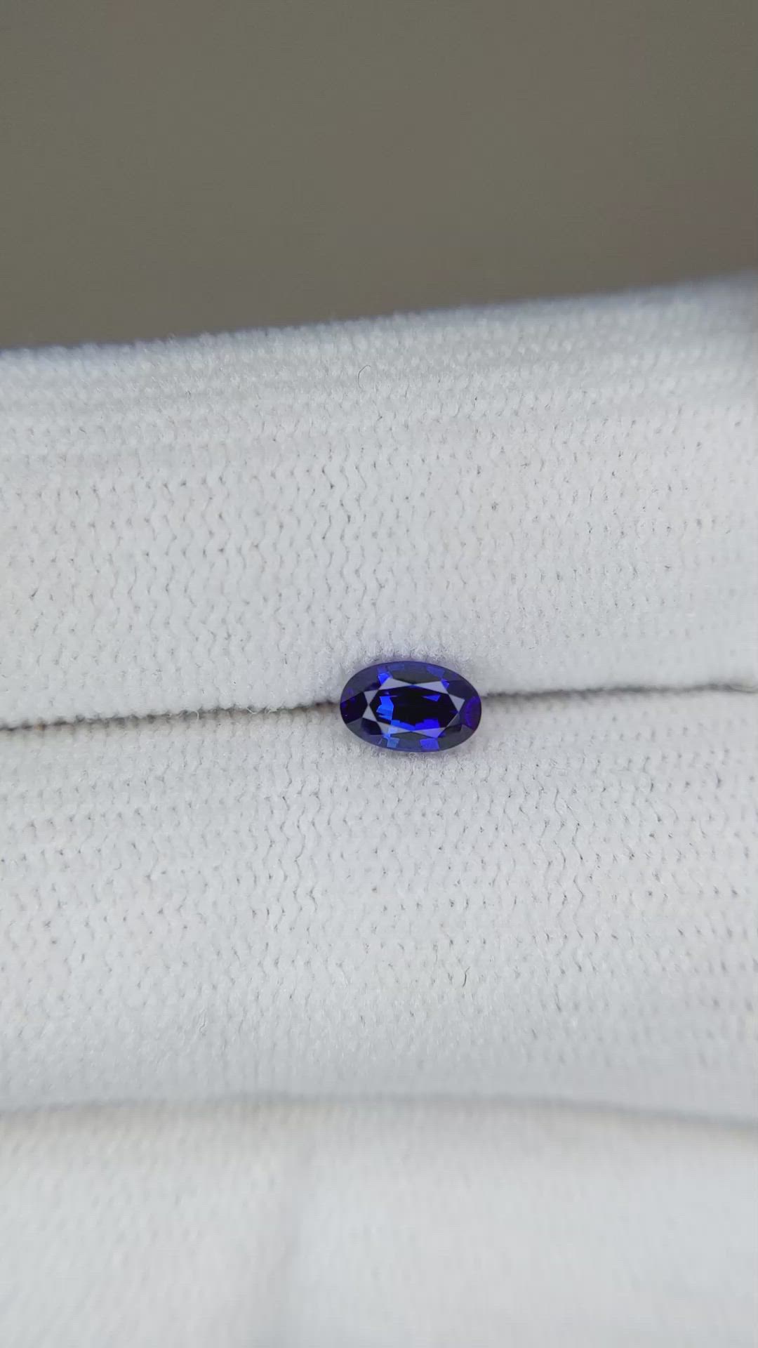 0.45 Ct. Blue Sapphire from Ceylon (Sri Lanka) Size Video