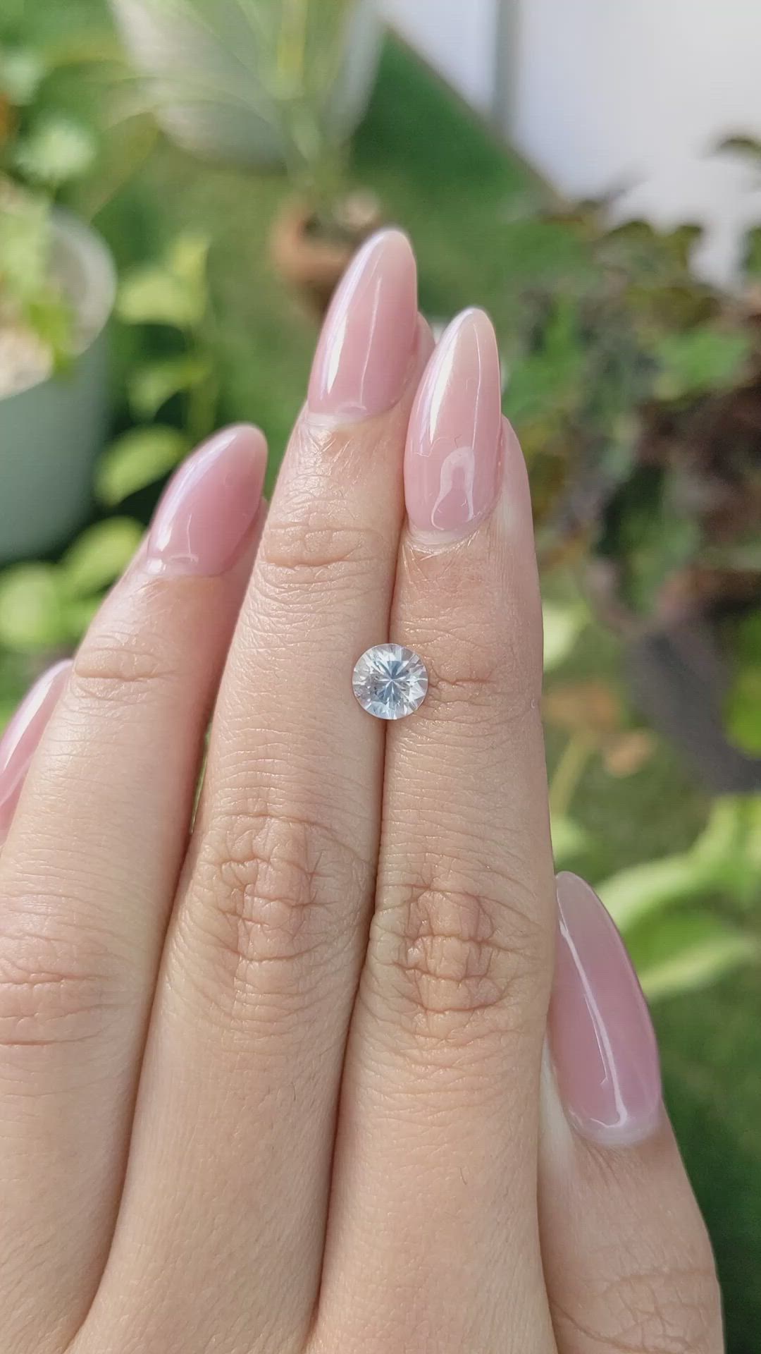 1.00 Ct. White Sapphire from Ceylon (Sri Lanka) Size Video