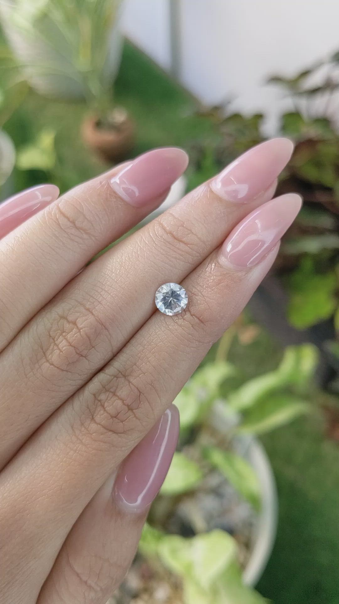 1.00 Ct. White Sapphire from Ceylon (Sri Lanka) Size Video
