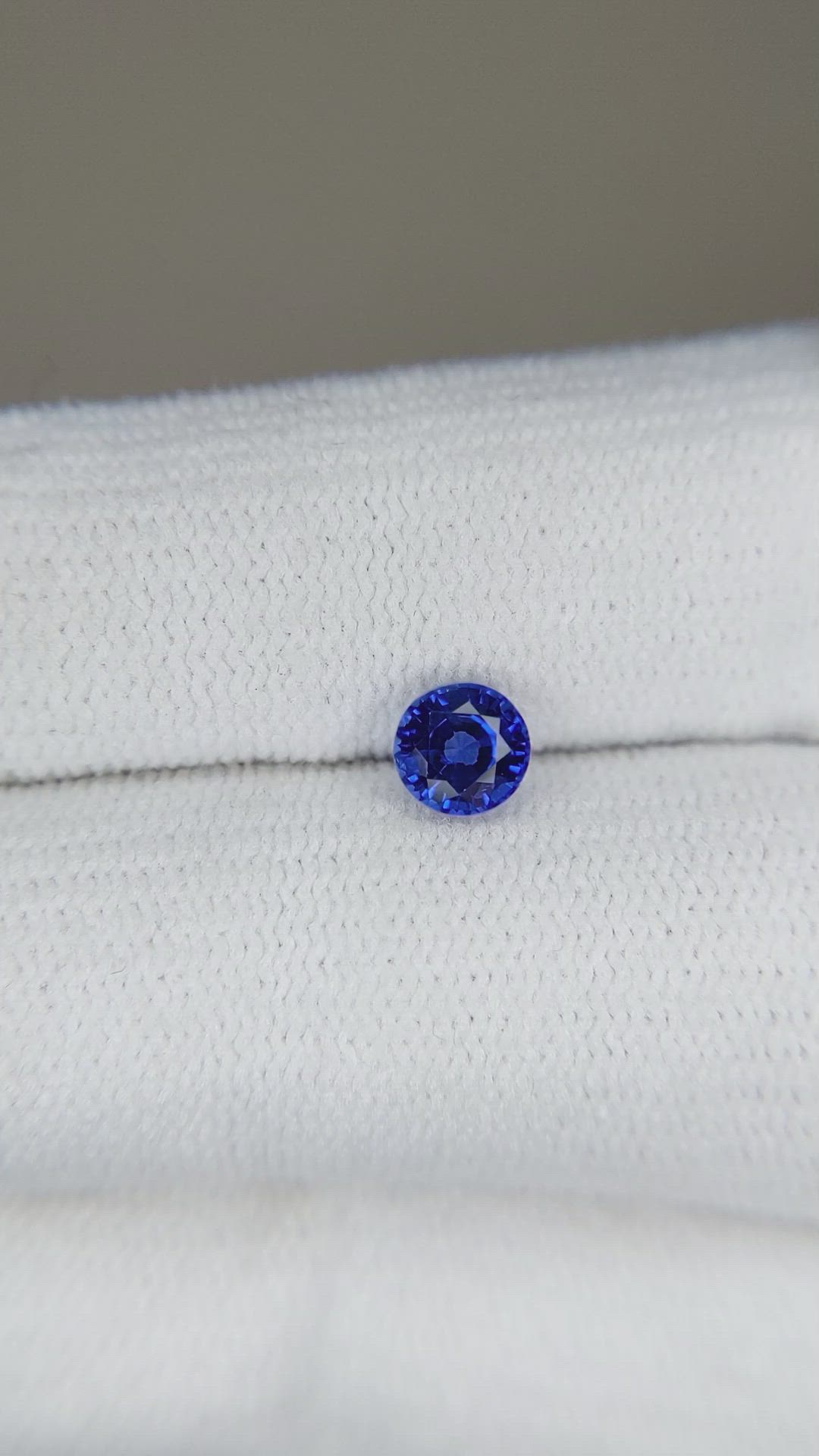 0.71 Ct. Blue Sapphire from Ceylon (Sri Lanka) Size Video