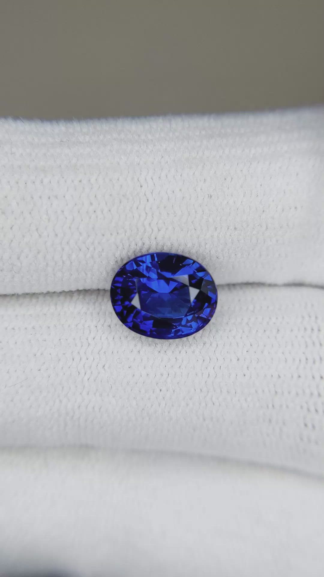 3.08 Ct. Blue Sapphire from Ceylon (Sri Lanka) Size Video