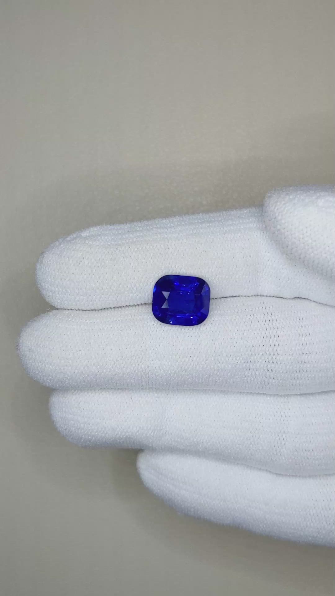 4.07 Ct. Blue Sapphire from Ceylon (Sri Lanka) Size Video