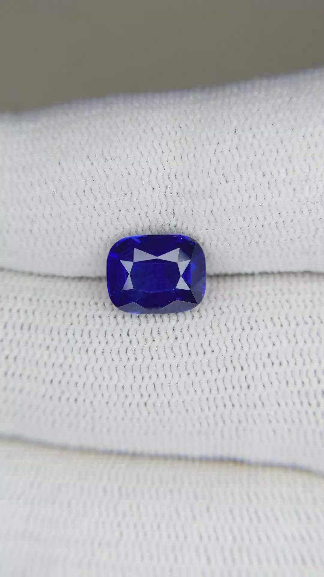 3.09 Ct. Blue Sapphire from Ceylon (Sri Lanka) Size Video