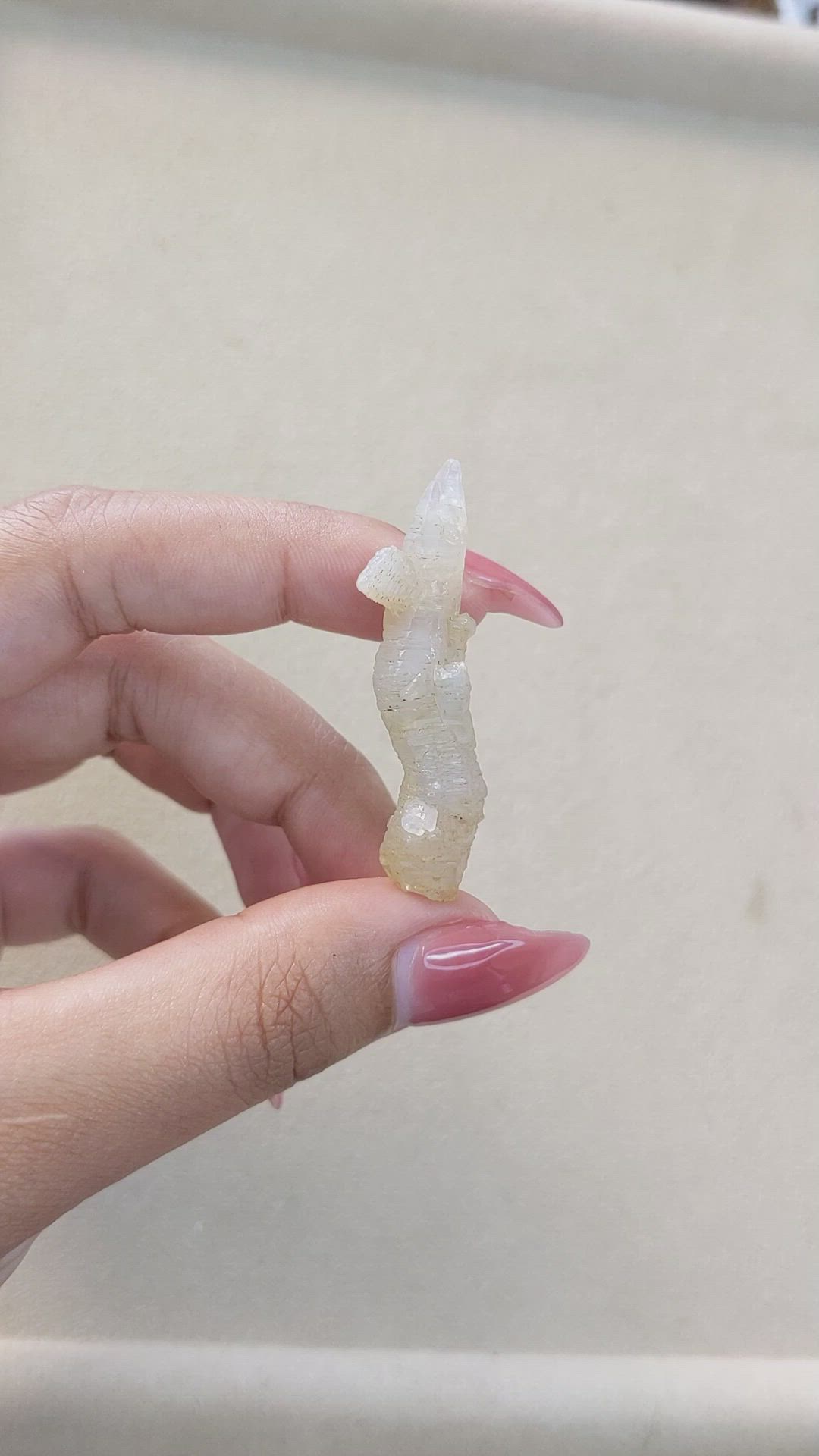 31.08 Ct. Yellow Sapphire Crystal from Ceylon (Sri Lanka) Size Video