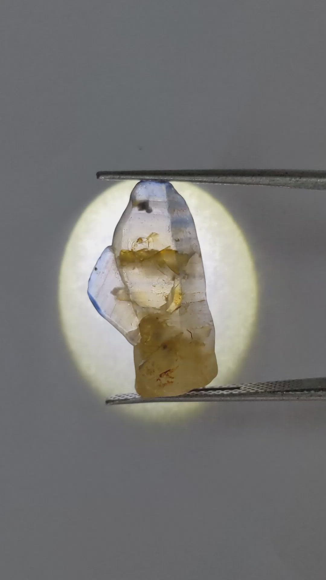 15.46 Ct. Bi Color Rough Sapphire from Ceylon (Sri Lanka) Size Video