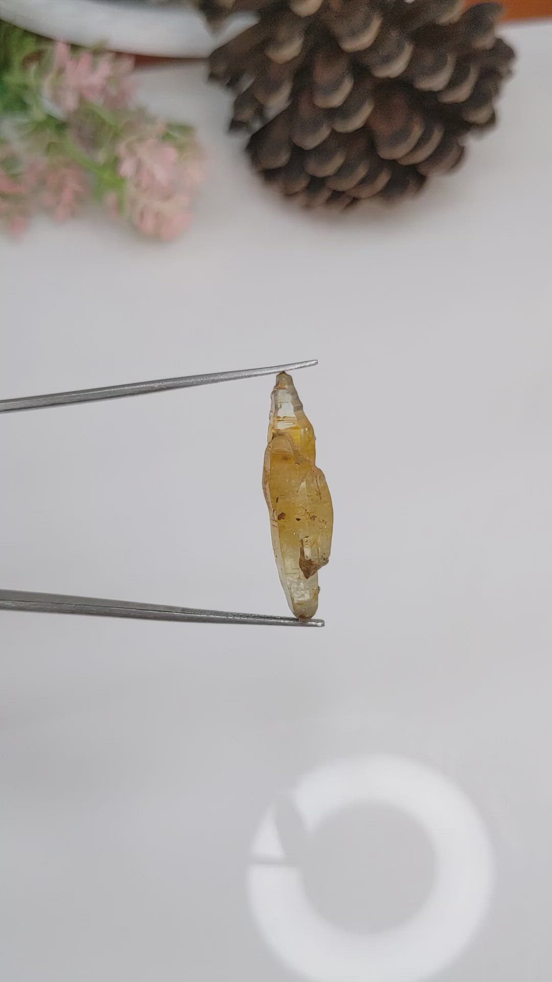 18.07 Ct. Yellow Sapphire Crystal from Ceylon (Sri Lanka) Size Video