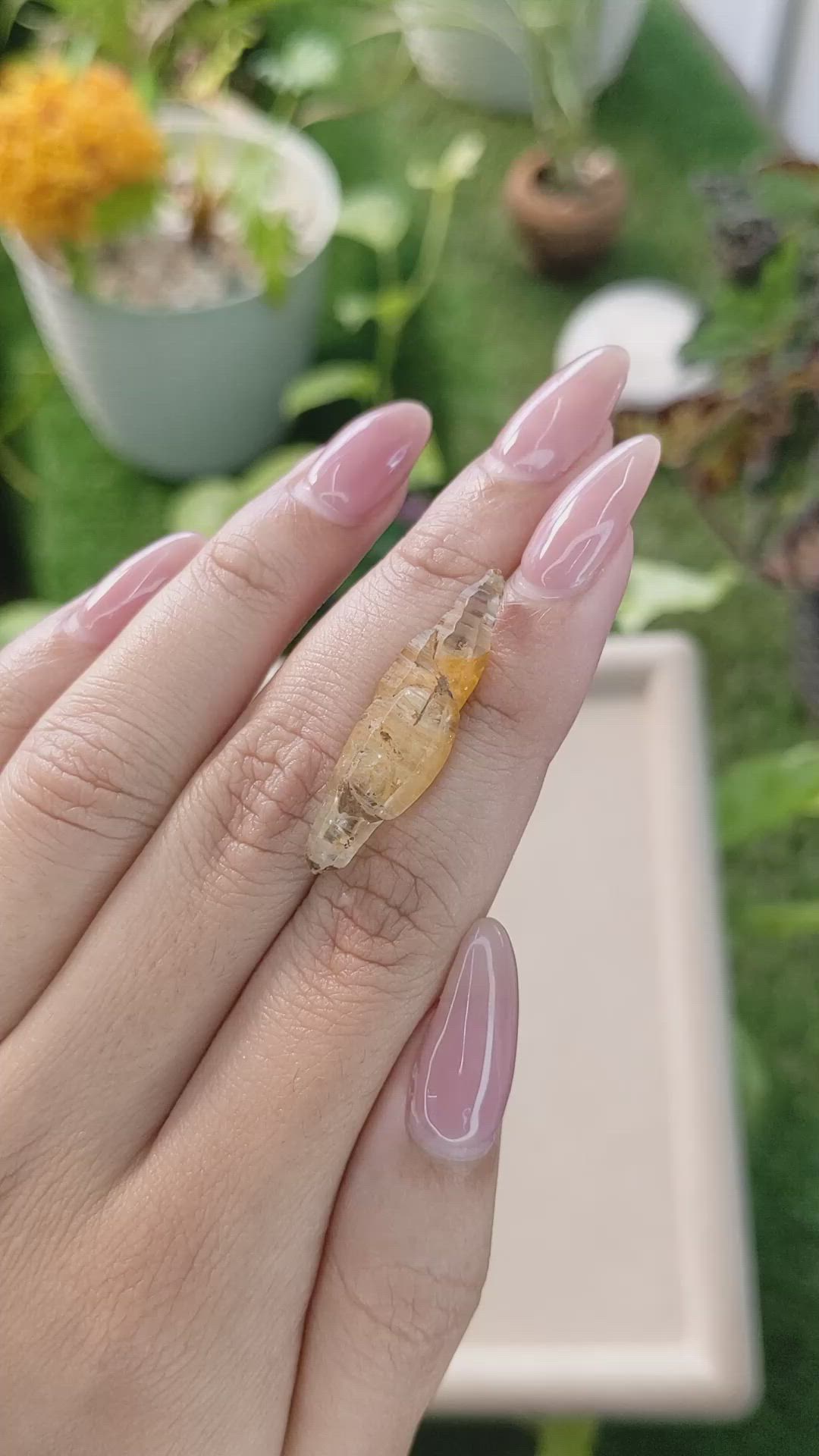 18.07 Ct. Yellow Sapphire Crystal from Ceylon (Sri Lanka) Size Video