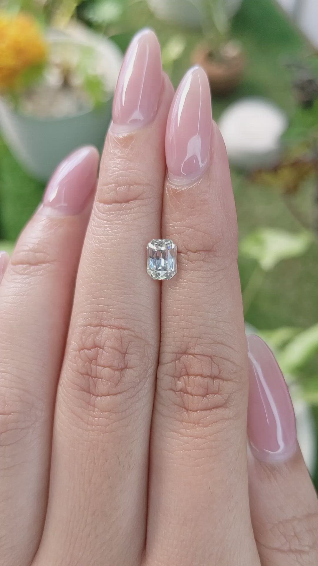1.27 Ct. Yellow Sapphire from Ceylon (Sri Lanka) Size Video