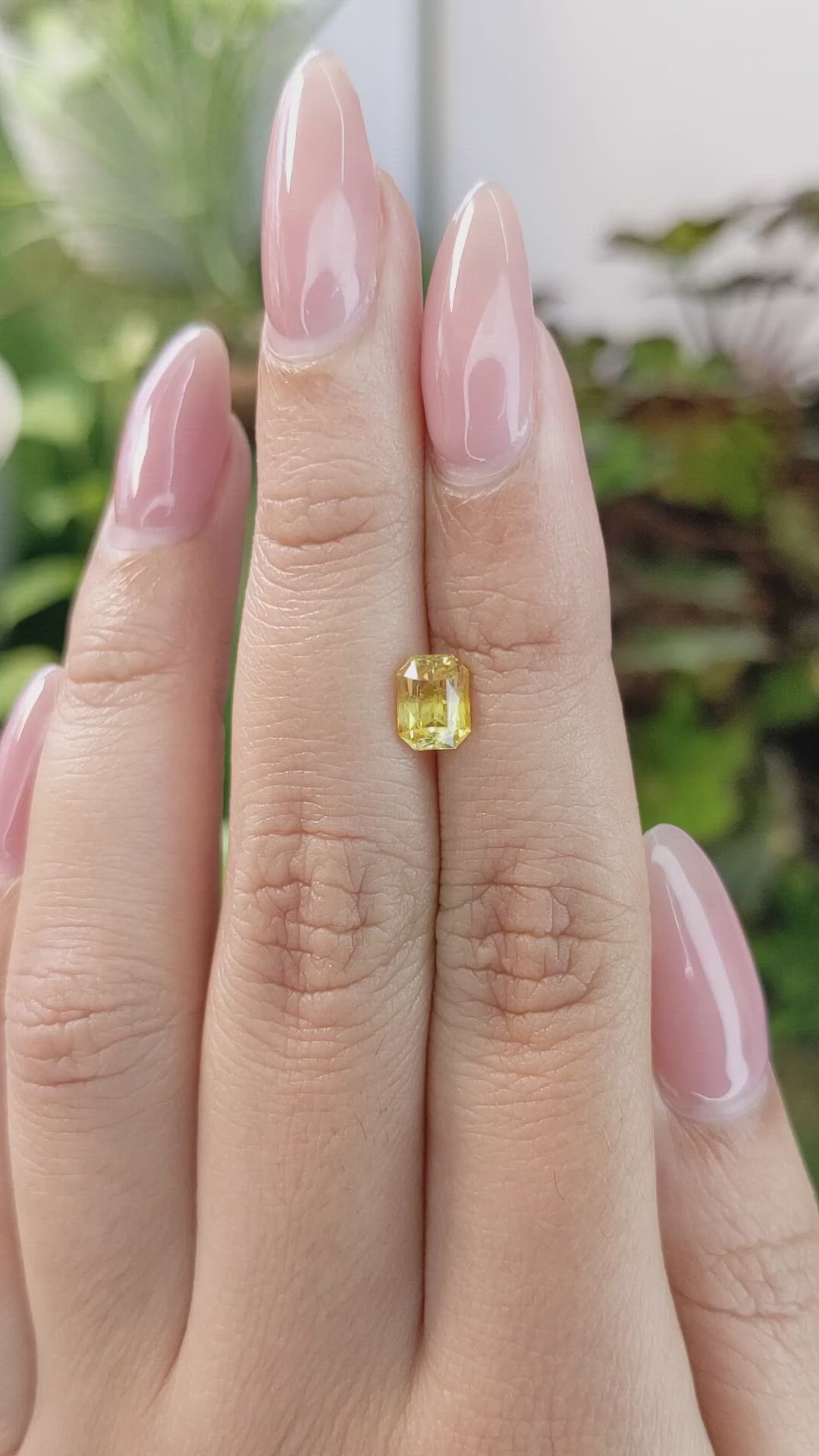 1.26 Ct. Yellow Sapphire from Ceylon (Sri Lanka) Size Video