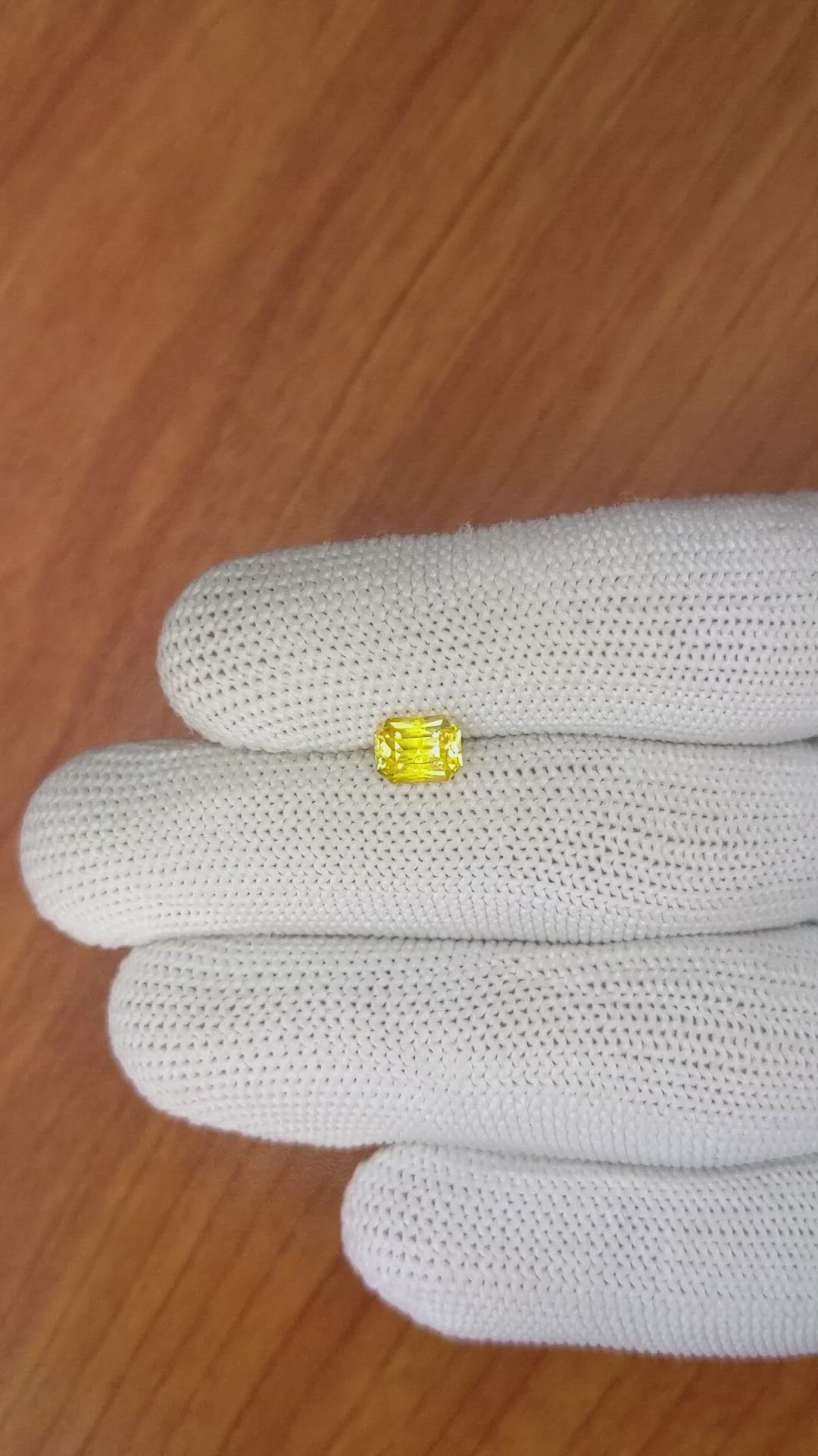 1.26 Ct. Yellow Sapphire from Ceylon (Sri Lanka) Size Video