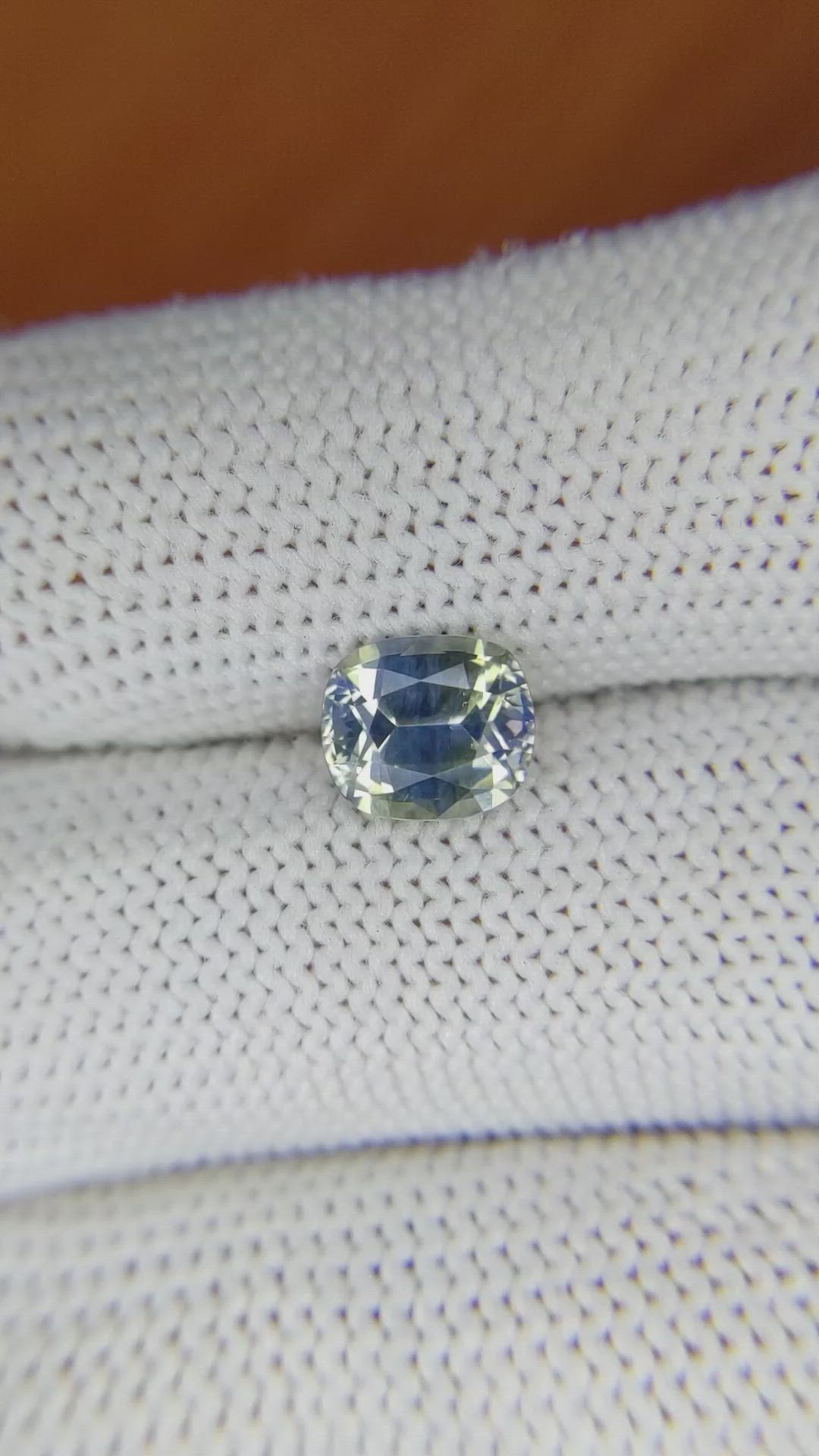 1.83 Ct. Bi Color Sapphire from Ceylon (Sri Lanka) Size Video