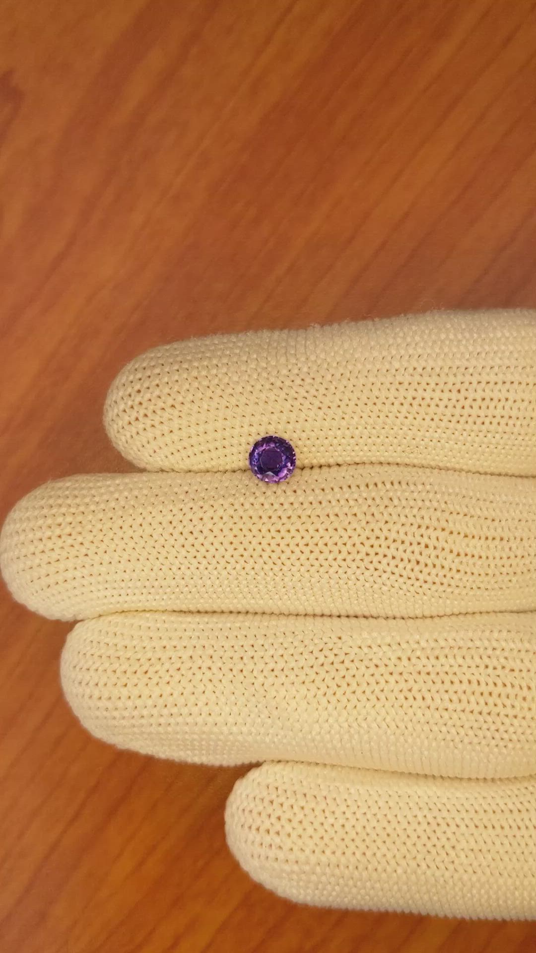 0.70 Ct. Color Change Sapphire from Ceylon (Sri Lanka) Size Video