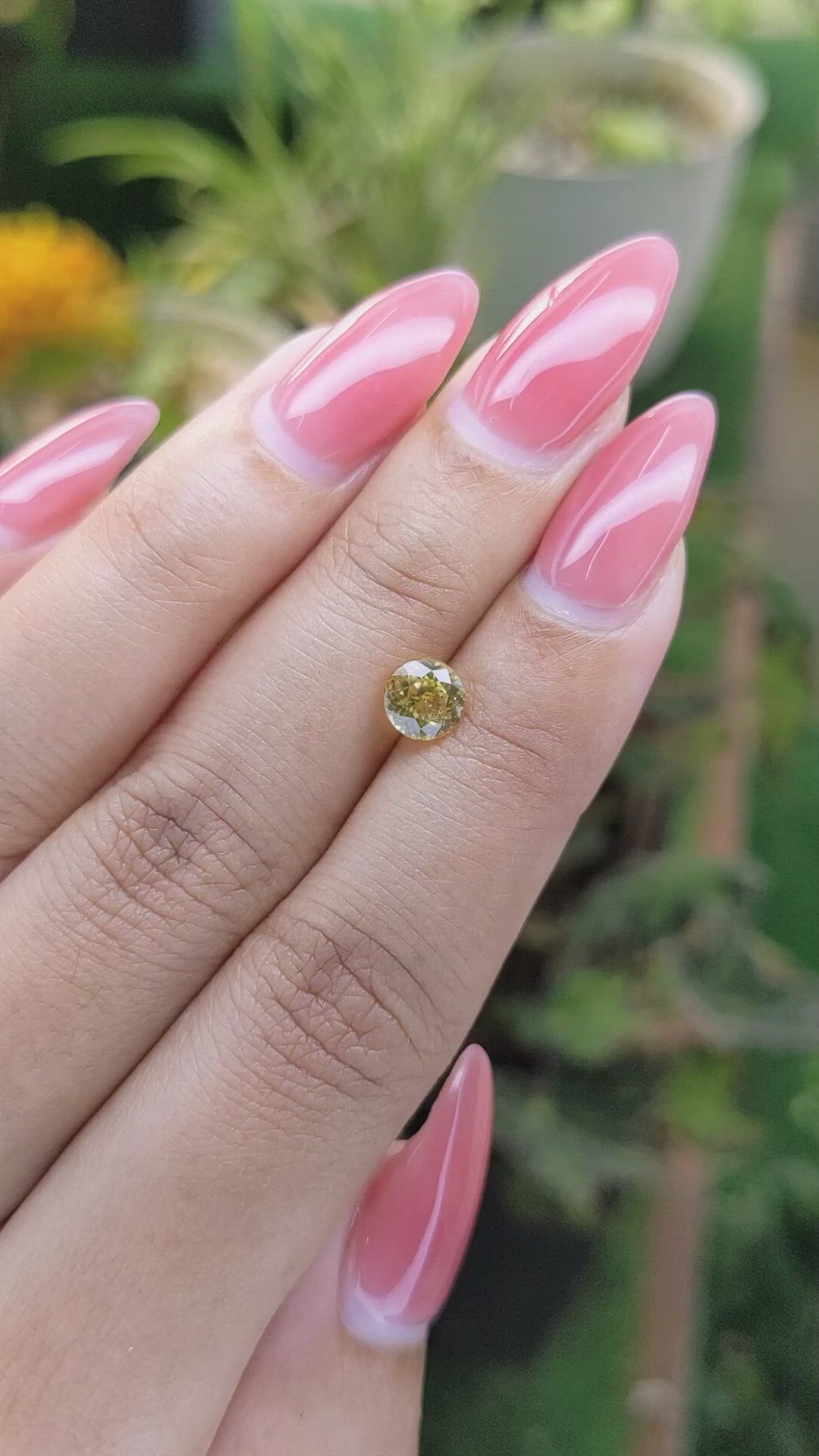1.06 Ct. Yellow Sapphire from Ceylon (Sri Lanka) Size Video