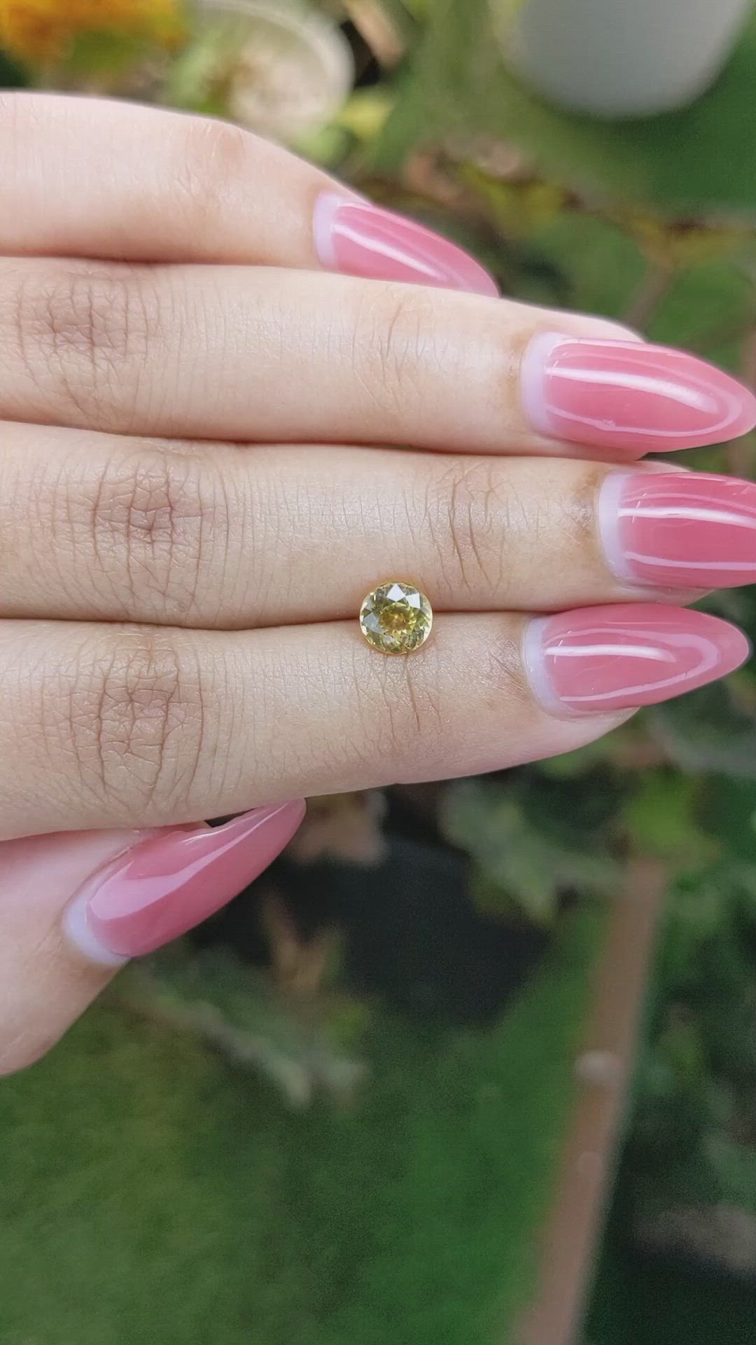 1.06 Ct. Yellow Sapphire from Ceylon (Sri Lanka) Size Video